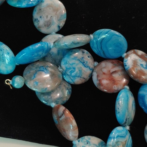 Blue crazy lace agate bead necklace, 14k clasp - Picture 7 of 7